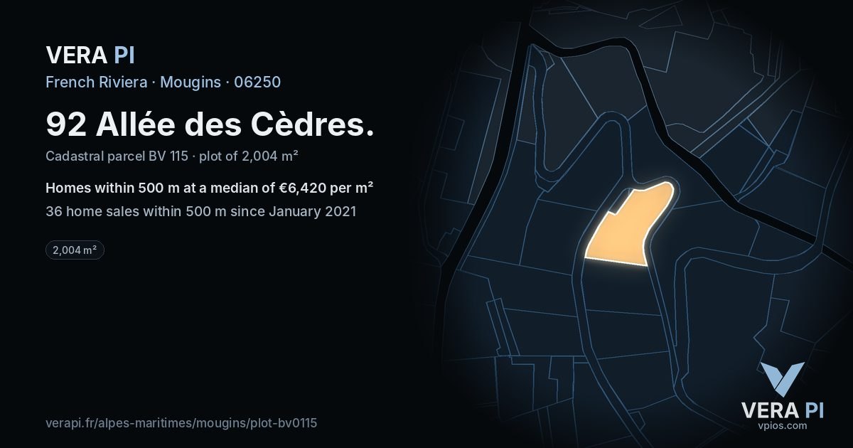 92 Allée des Cèdres, Mougins at night – the plot lit, the parcels around coloured by the prices near them