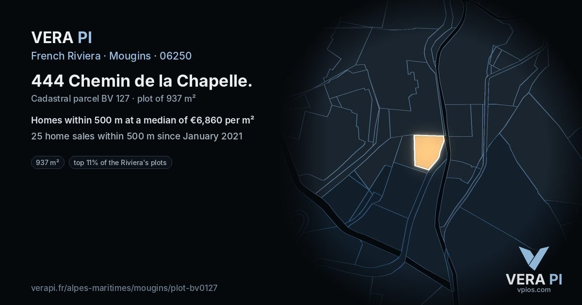 444 Chemin de la Chapelle, Mougins at night – the plot lit, the parcels around coloured by the prices near them