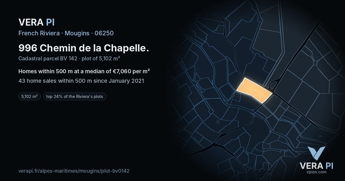996 Chemin de la Chapelle, Mougins at night – the plot lit, the parcels around coloured by the prices near them
