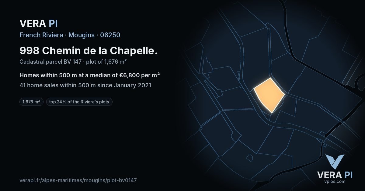 998 Chemin de la Chapelle, Mougins at night – the plot lit, the parcels around coloured by the prices near them