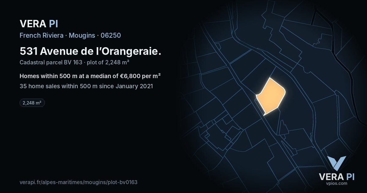 531 Avenue de l’Orangeraie, Mougins at night – the plot lit, the parcels around coloured by the prices near them