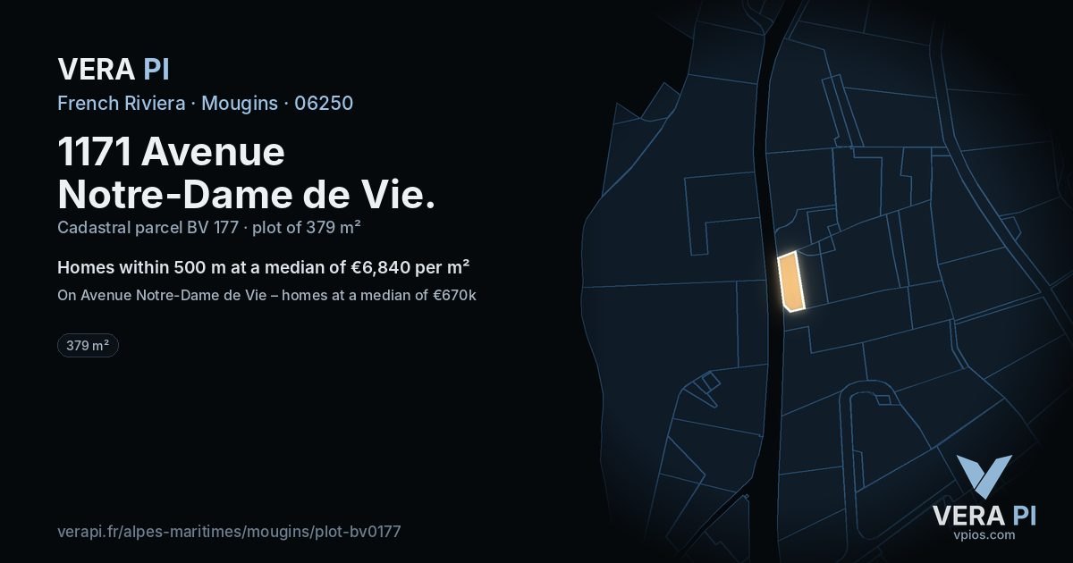 1171 Avenue Notre-Dame de Vie, Mougins at night – the plot lit, the parcels around coloured by the prices near them