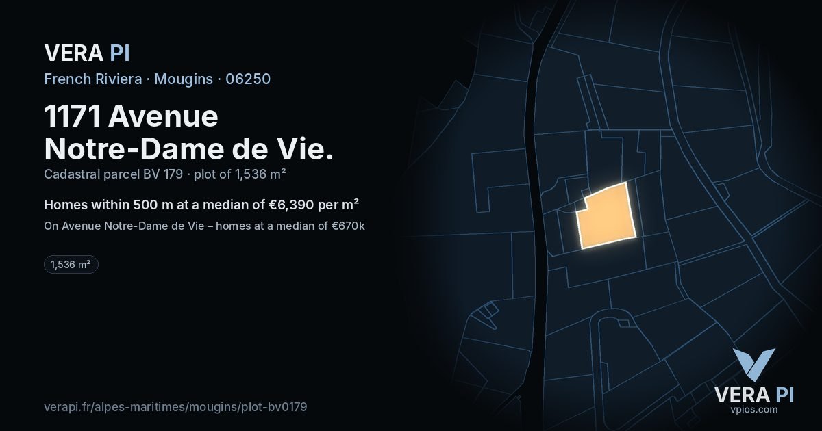 1171 Avenue Notre-Dame de Vie, Mougins at night – the plot lit, the parcels around coloured by the prices near them