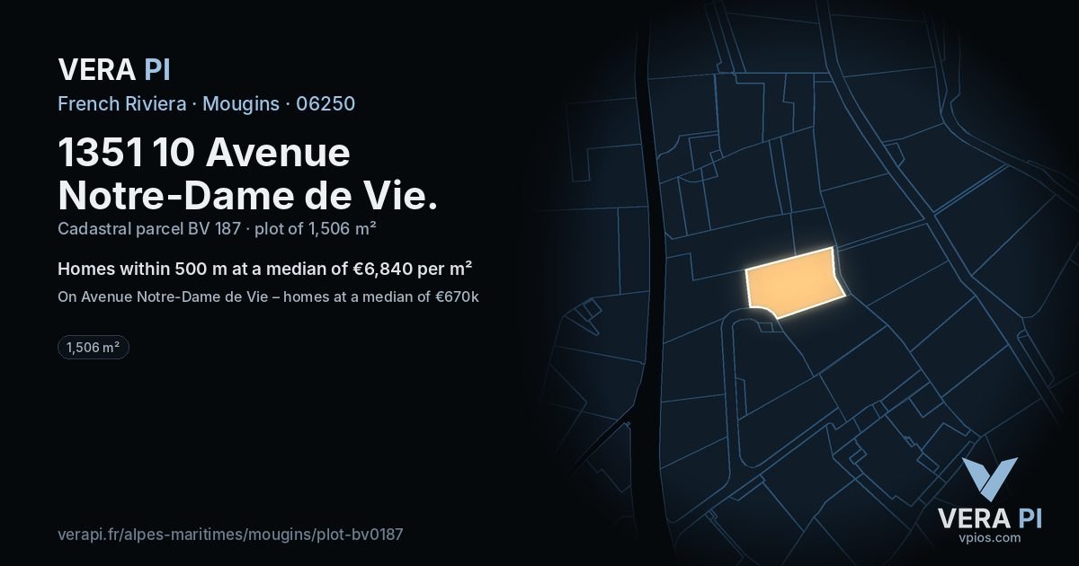 1351 10 Avenue Notre-Dame de Vie, Mougins at night – the plot lit, the parcels around coloured by the prices near them