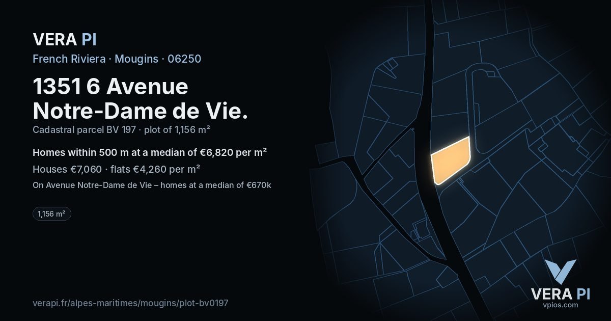 1351 6 Avenue Notre-Dame de Vie, Mougins at night – the plot lit, the parcels around coloured by the prices near them