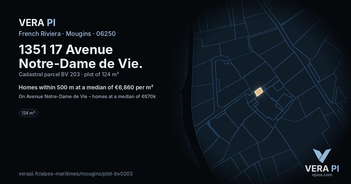 1351 17 Avenue Notre-Dame de Vie, Mougins at night – the plot lit, the parcels around coloured by the prices near them