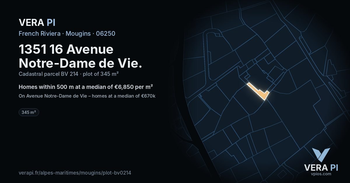 1351 16 Avenue Notre-Dame de Vie, Mougins at night – the plot lit, the parcels around coloured by the prices near them
