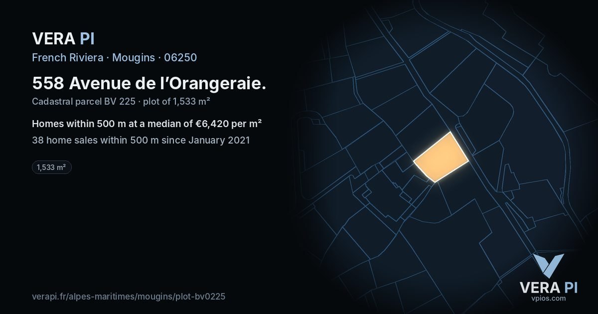 558 Avenue de l’Orangeraie, Mougins at night – the plot lit, the parcels around coloured by the prices near them