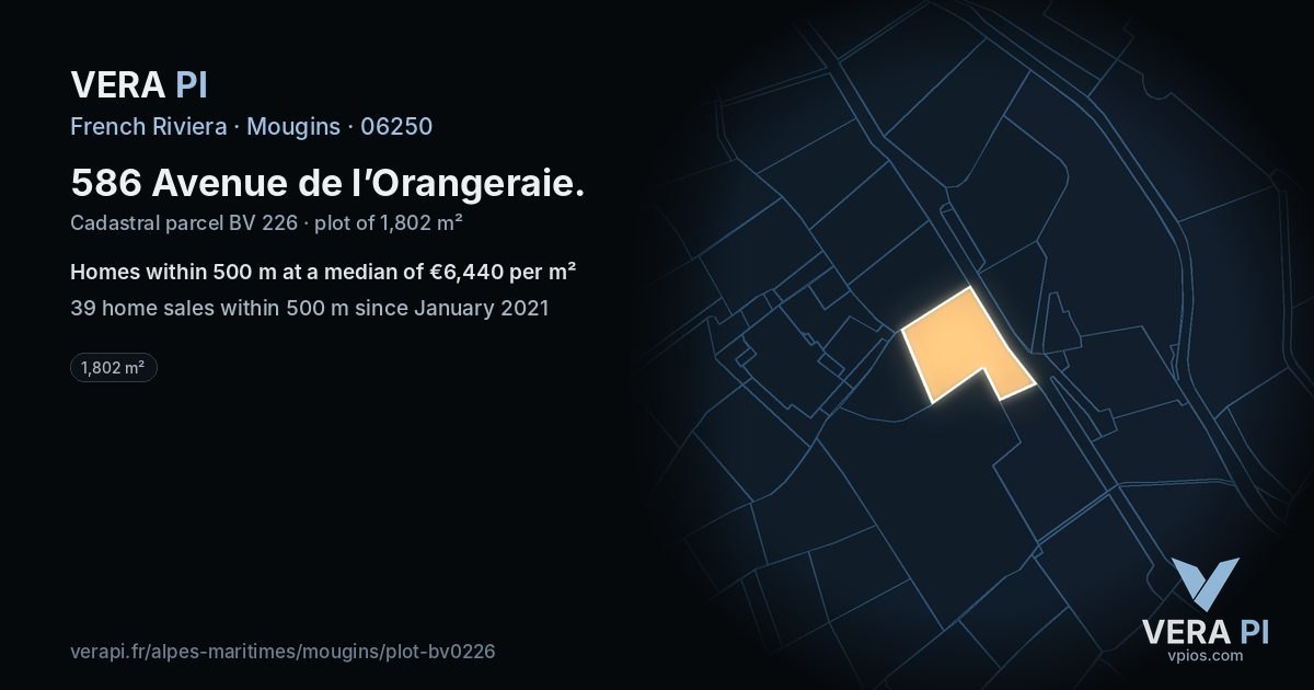 586 Avenue de l’Orangeraie, Mougins at night – the plot lit, the parcels around coloured by the prices near them