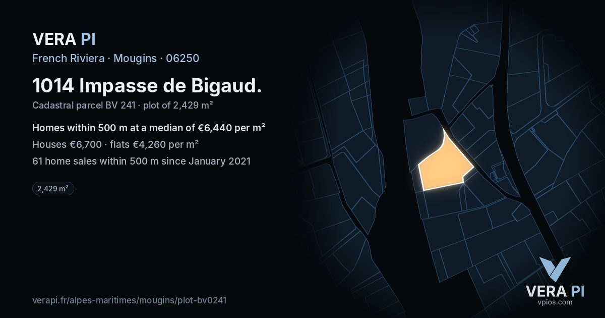 1014 Impasse de Bigaud, Mougins at night – the plot lit, the parcels around coloured by the prices near them