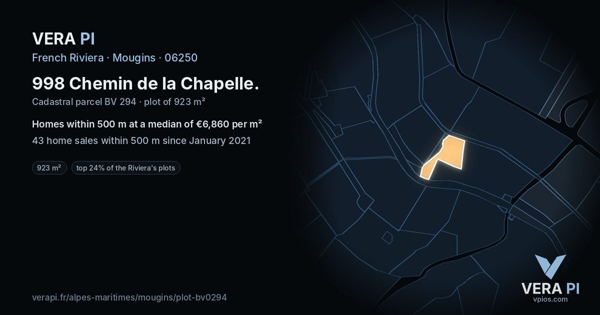 998 Chemin de la Chapelle, Mougins at night – the plot lit, the parcels around coloured by the prices near them