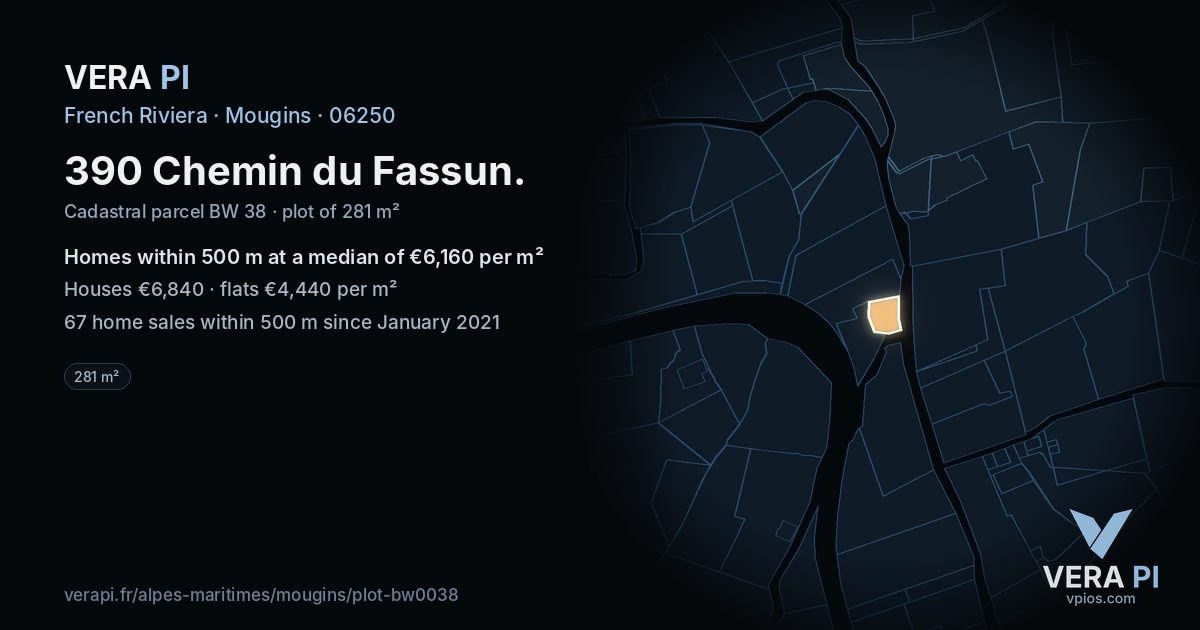 390 Chemin du Fassun, Mougins at night – the plot lit, the parcels around coloured by the prices near them