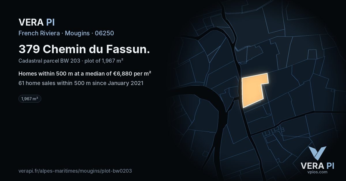 379 Chemin du Fassun, Mougins at night – the plot lit, the parcels around coloured by the prices near them