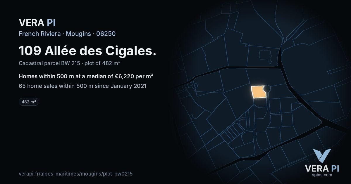 109 Allée des Cigales, Mougins at night – the plot lit, the parcels around coloured by the prices near them
