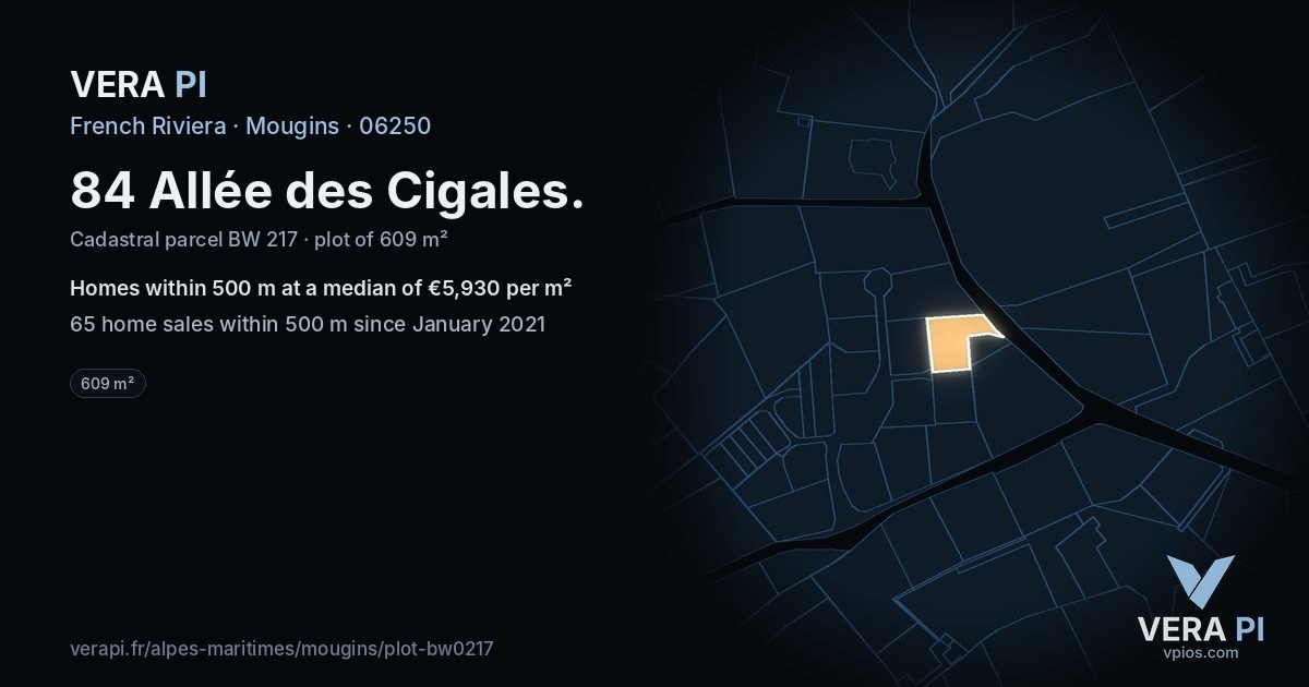 84 Allée des Cigales, Mougins at night – the plot lit, the parcels around coloured by the prices near them