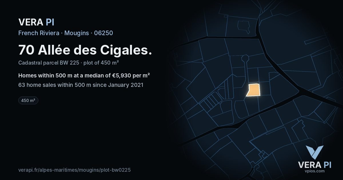 70 Allée des Cigales, Mougins at night – the plot lit, the parcels around coloured by the prices near them