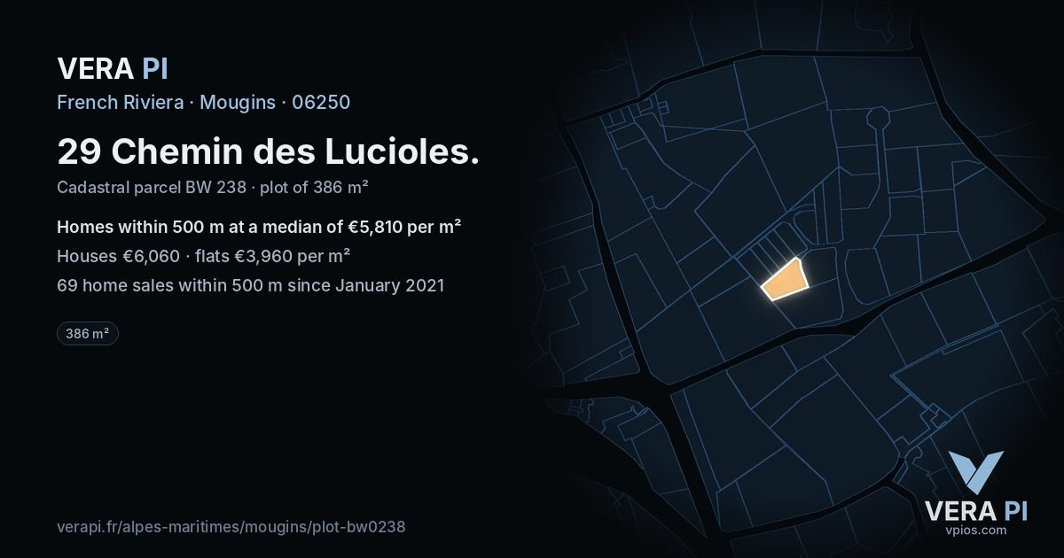 29 Chemin des Lucioles, Mougins at night – the plot lit, the parcels around coloured by the prices near them