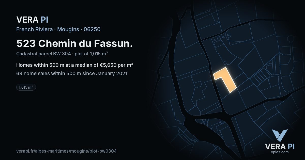 523 Chemin du Fassun, Mougins at night – the plot lit, the parcels around coloured by the prices near them