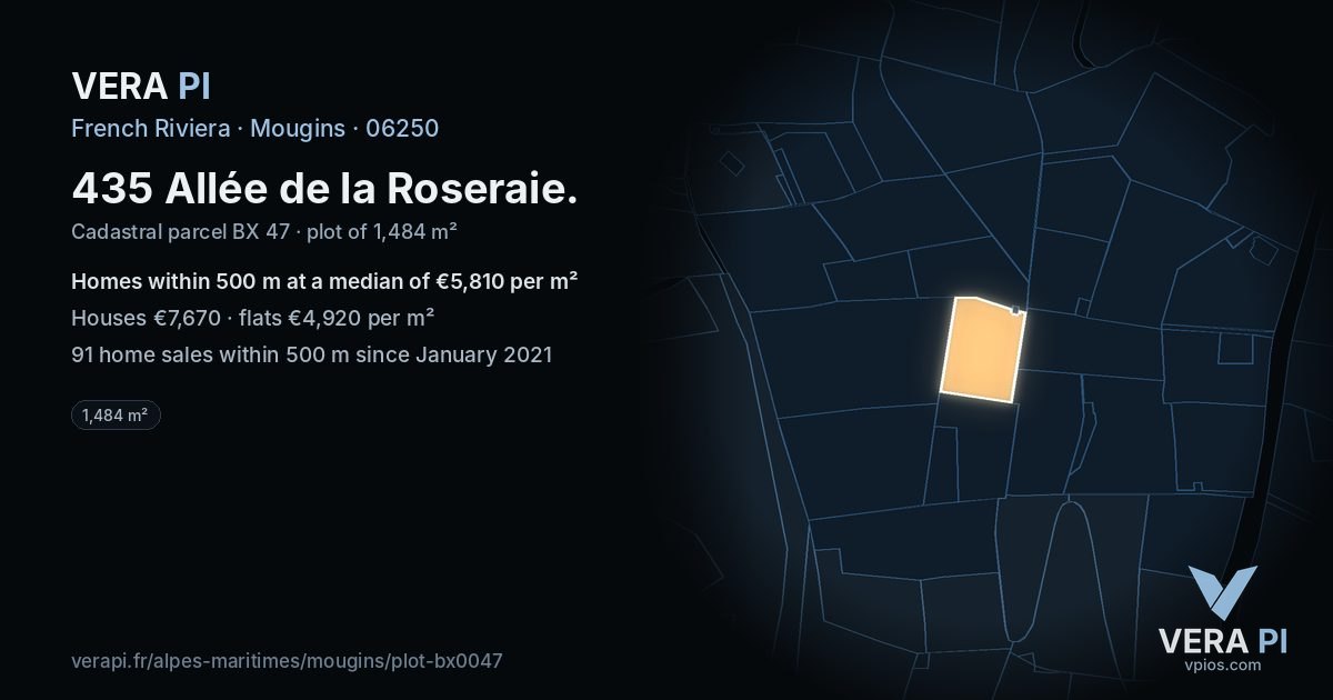 435 Allée de la Roseraie, Mougins at night – the plot lit, the parcels around coloured by the prices near them