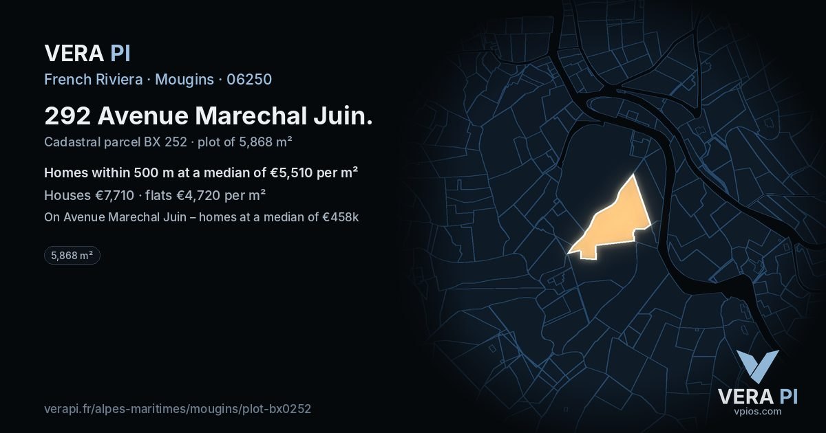 292 Avenue Marechal Juin, Mougins at night – the plot lit, the parcels around coloured by the prices near them