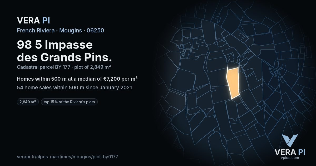 98 5 Impasse des Grands Pins, Mougins at night – the plot lit, the parcels around coloured by the prices near them