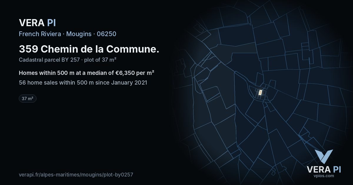 359 Chemin de la Commune, Mougins at night – the plot lit, the parcels around coloured by the prices near them
