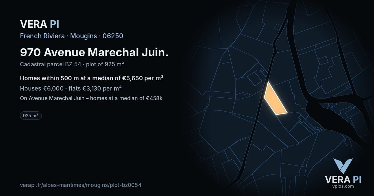 970 Avenue Marechal Juin, Mougins at night – the plot lit, the parcels around coloured by the prices near them