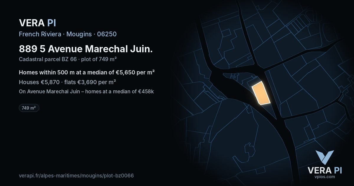 889 5 Avenue Marechal Juin, Mougins at night – the plot lit, the parcels around coloured by the prices near them