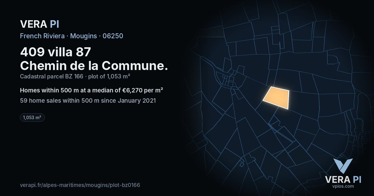 409 villa 87 Chemin de la Commune, Mougins at night – the plot lit, the parcels around coloured by the prices near them