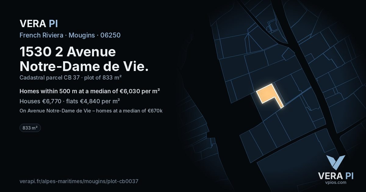 1530 2 Avenue Notre-Dame de Vie, Mougins at night – the plot lit, the parcels around coloured by the prices near them