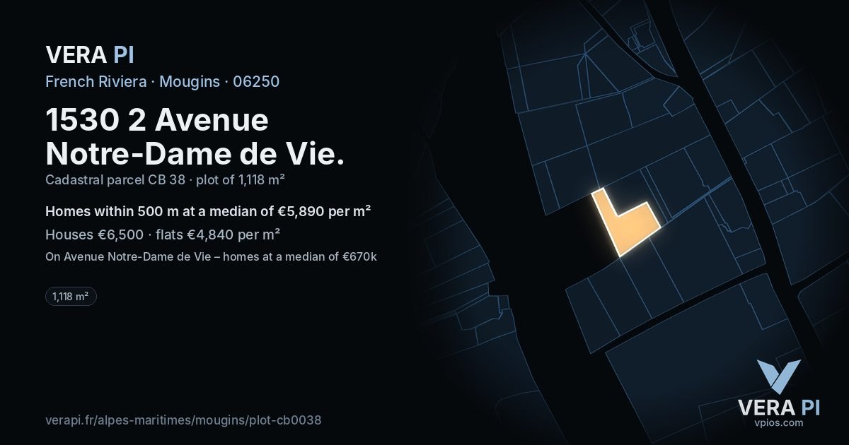 1530 2 Avenue Notre-Dame de Vie, Mougins at night – the plot lit, the parcels around coloured by the prices near them