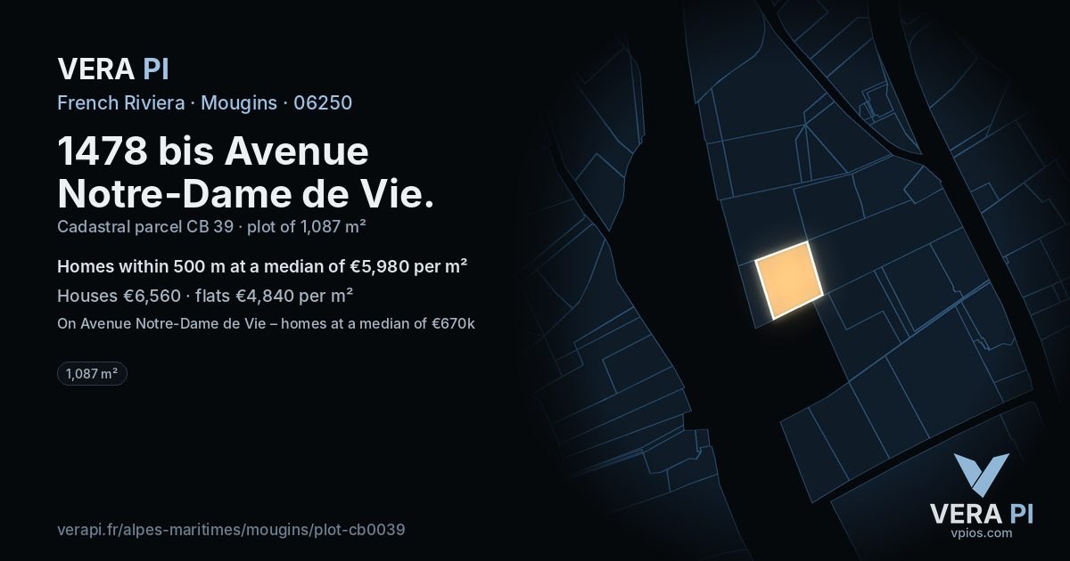 1478 bis Avenue Notre-Dame de Vie, Mougins at night – the plot lit, the parcels around coloured by the prices near them
