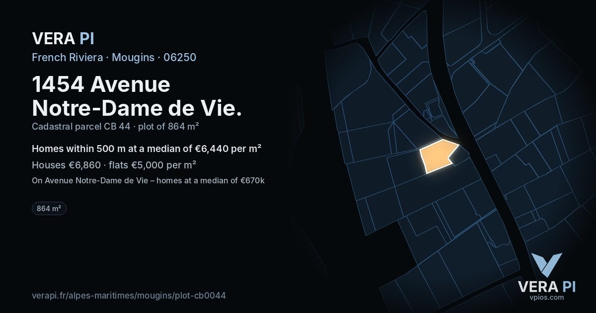 1454 Avenue Notre-Dame de Vie, Mougins at night – the plot lit, the parcels around coloured by the prices near them