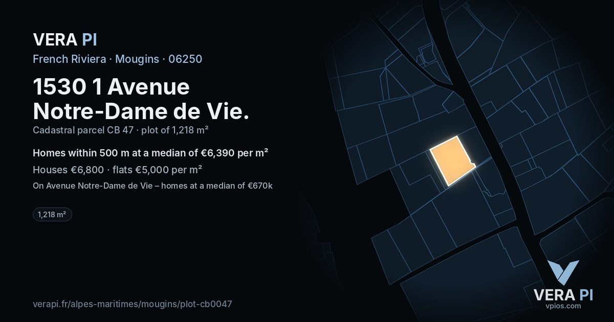 1530 1 Avenue Notre-Dame de Vie, Mougins at night – the plot lit, the parcels around coloured by the prices near them