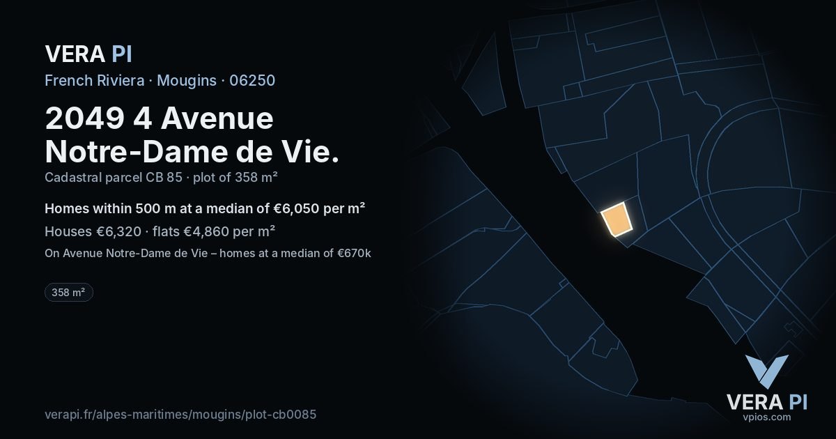 2049 4 Avenue Notre-Dame de Vie, Mougins at night – the plot lit, the parcels around coloured by the prices near them