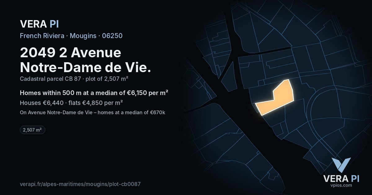 2049 2 Avenue Notre-Dame de Vie, Mougins at night – the plot lit, the parcels around coloured by the prices near them