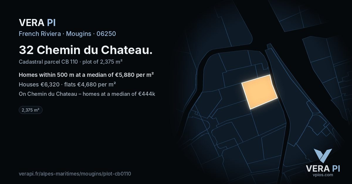 32 Chemin du Chateau, Mougins at night – the plot lit, the parcels around coloured by the prices near them