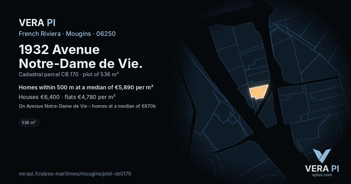 1932 Avenue Notre-Dame de Vie, Mougins at night – the plot lit, the parcels around coloured by the prices near them