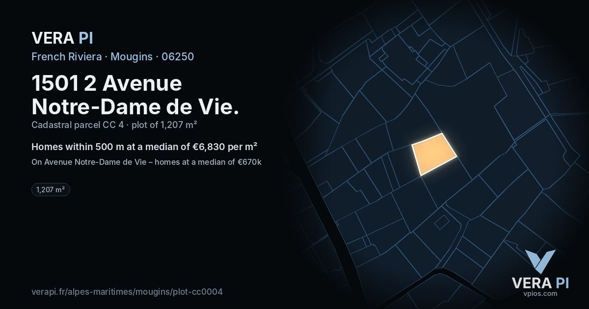 1501 2 Avenue Notre-Dame de Vie, Mougins at night – the plot lit, the parcels around coloured by the prices near them