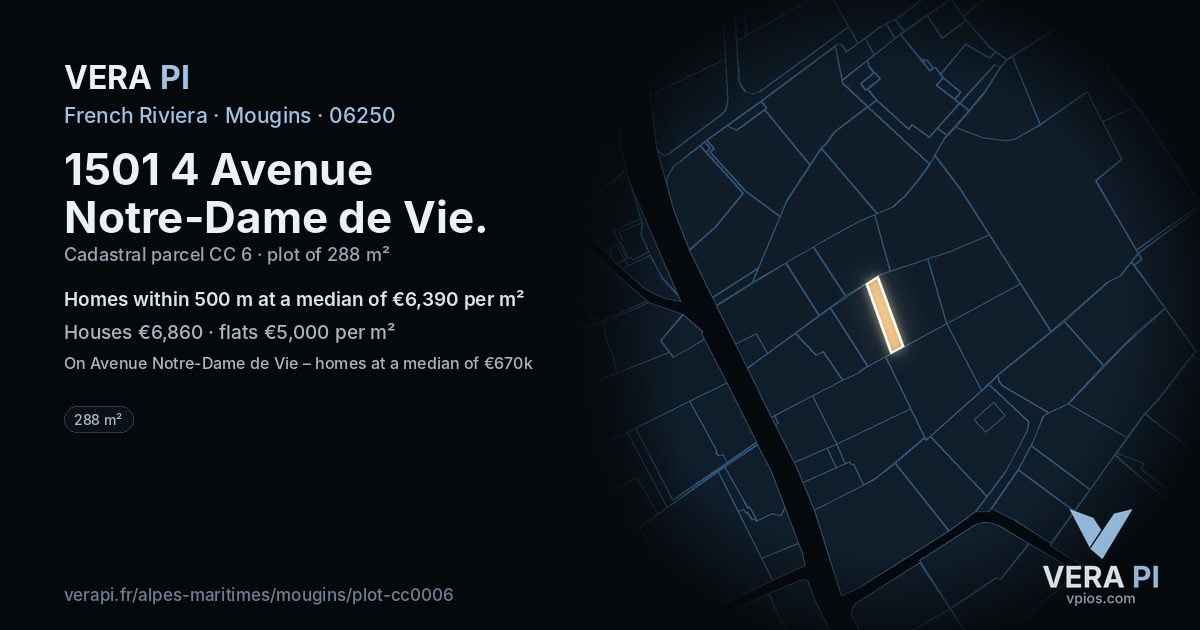 1501 4 Avenue Notre-Dame de Vie, Mougins at night – the plot lit, the parcels around coloured by the prices near them