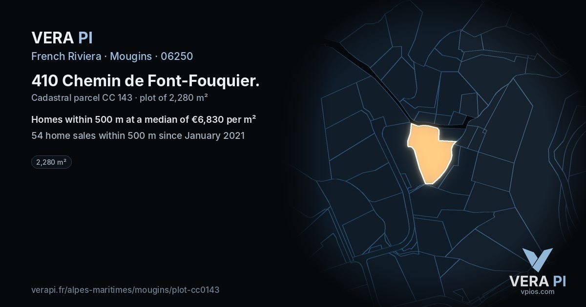 410 Chemin de Font-Fouquier, Mougins at night – the plot lit, the parcels around coloured by the prices near them