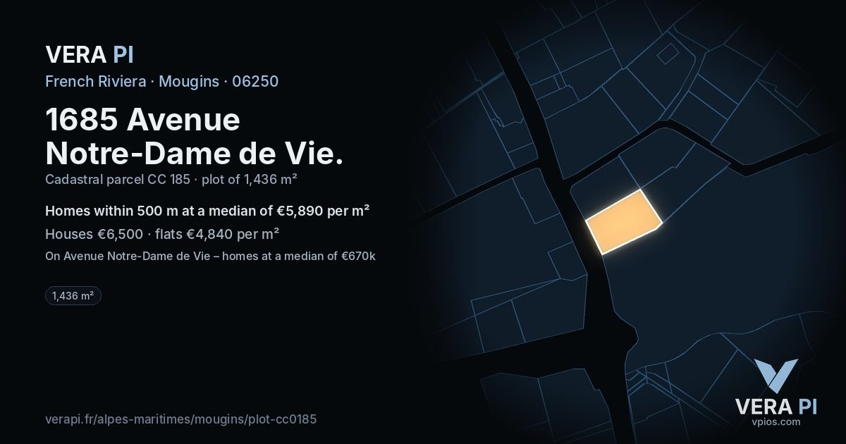 1685 Avenue Notre-Dame de Vie, Mougins at night – the plot lit, the parcels around coloured by the prices near them