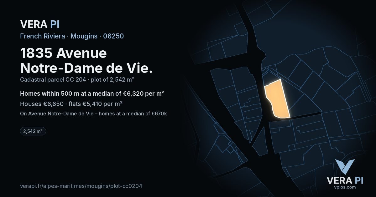 1835 Avenue Notre-Dame de Vie, Mougins at night – the plot lit, the parcels around coloured by the prices near them