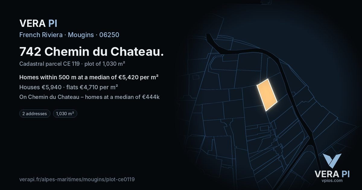 742 Chemin du Chateau, Mougins at night – the plot lit, the parcels around coloured by the prices near them
