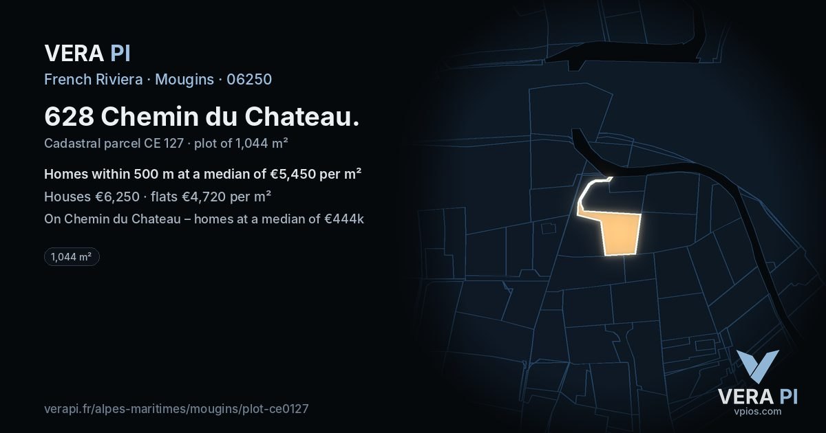 628 Chemin du Chateau, Mougins at night – the plot lit, the parcels around coloured by the prices near them