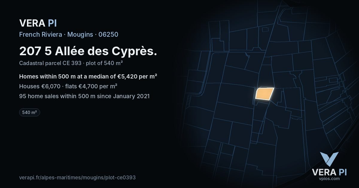 207 5 Allée des Cyprès, Mougins at night – the plot lit, the parcels around coloured by the prices near them