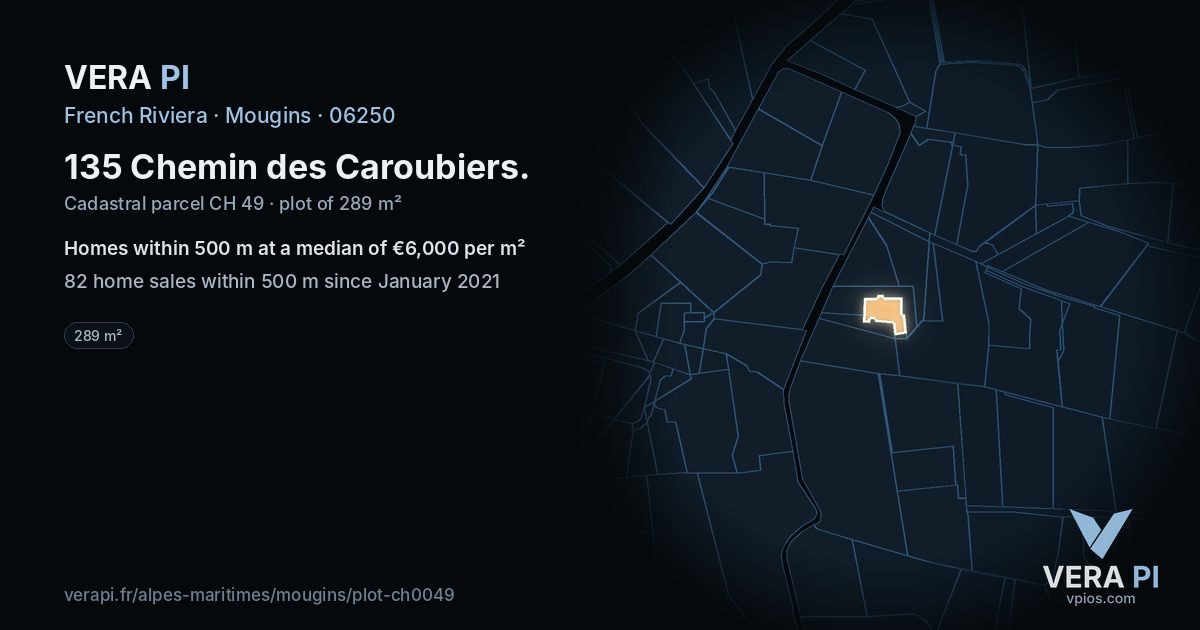 135 Chemin des Caroubiers, Mougins at night – the plot lit, the parcels around coloured by the prices near them