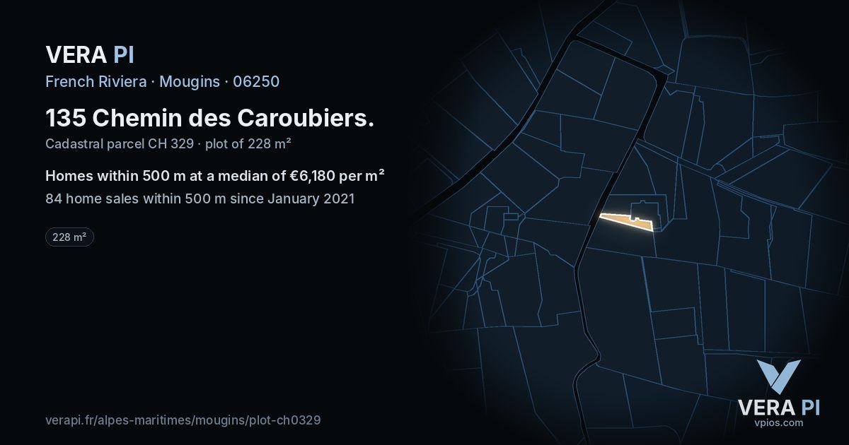 135 Chemin des Caroubiers, Mougins at night – the plot lit, the parcels around coloured by the prices near them