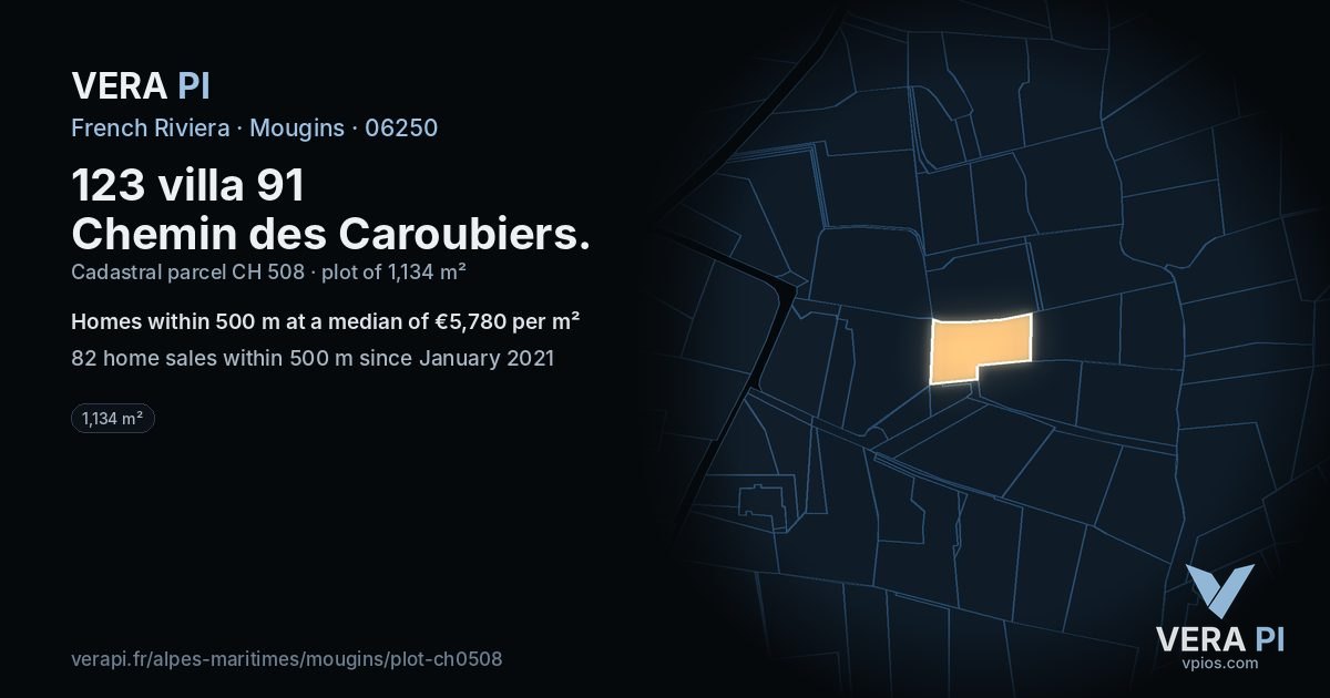123 villa 91 Chemin des Caroubiers, Mougins at night – the plot lit, the parcels around coloured by the prices near them