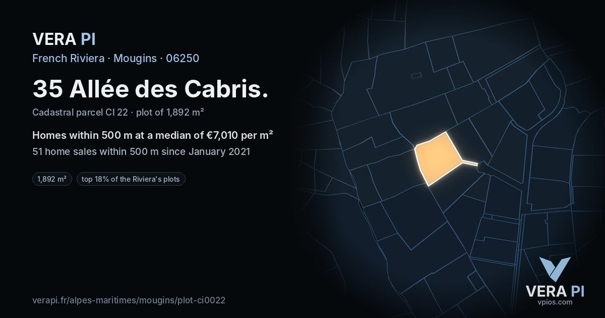35 Allée des Cabris, Mougins at night – the plot lit, the parcels around coloured by the prices near them